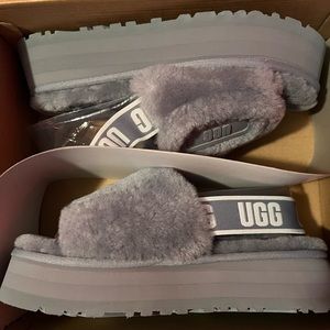 Platform ugg slides